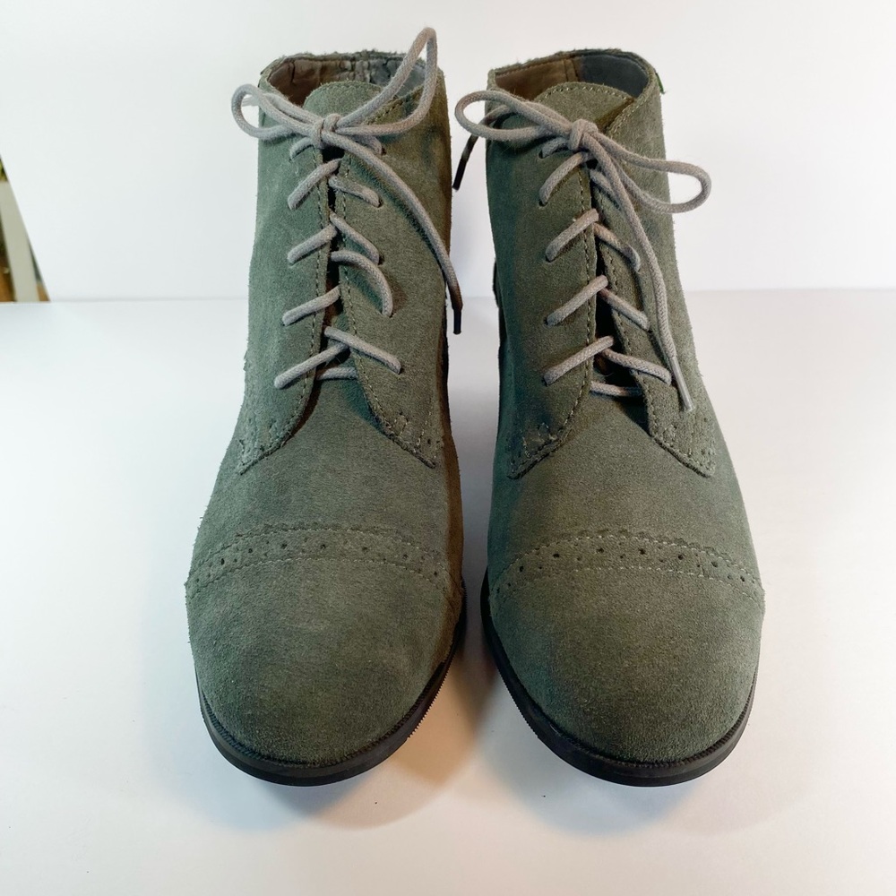 G. H. Bass & Co. Porter Charcoal Suede Ankle Bootie Lace Up Women’s Size 7